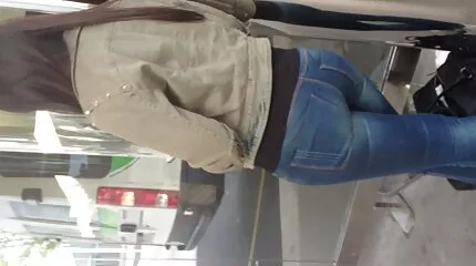 Macho สวยงาม fucks วีดีโอ โป๊ะ แฟนบนเตียงสีขาวขนาดใหญ่