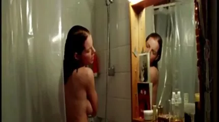 ตรงไปตรงมาสุภาพบุรุษเย็ดน้องสาวของภรรยาบนเตียง วีดีโอ โปะ