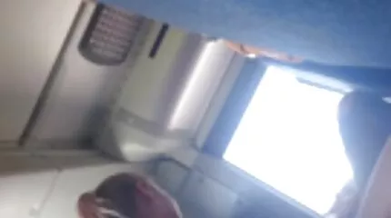 ความงามโค้งหลังของเธอและกะพริบรูของเธอ ค ลิบ วีดีโอ โป็