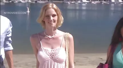 สุภาพบุรุษอหังการ fucks วีดีโอ หนัง xxx เจี๊ยบหลงใหลในหีของเธอ