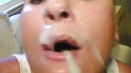 สาวเปลือยกายแบนเงี่ยนบนโซฟา ดู หนัง วีดีโอ โป๊