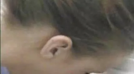 ผู้ชาย cums วีดีโอ หลุด ทาง บ้าน อย่างล้นหลามในหีขนดกของโสเภณีจากถนน