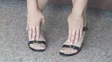 หญิงสาวถูกเย็ดในทุกรูและมาถึงขีด จำกัด ดู vdo หนัง x